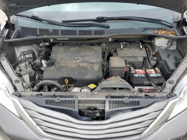 2013 Toyota Sienna XLE