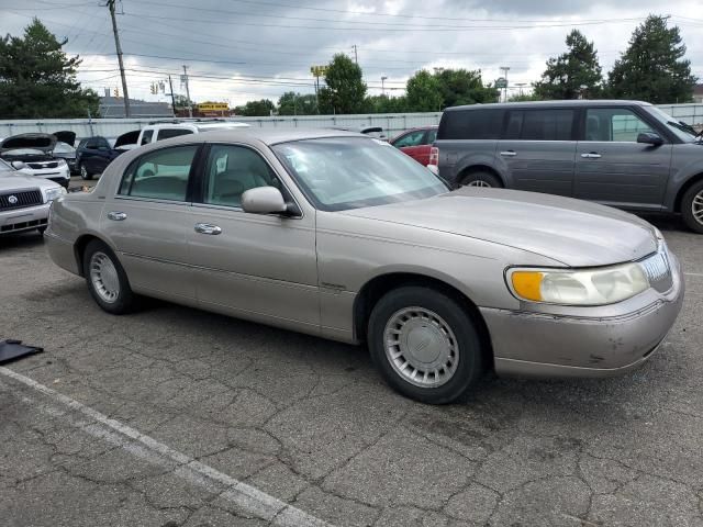 2001 Lincoln Town Car Executive