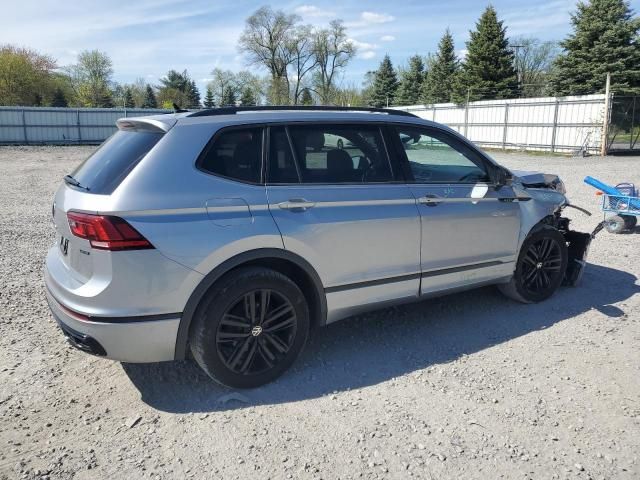 2022 Volkswagen Tiguan SE R-LINE Black