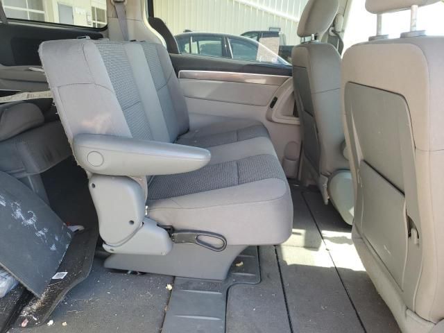 2009 Volkswagen Routan S