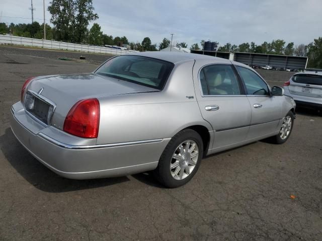 2011 Lincoln Town Car Signature Limited