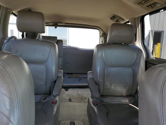 2004 Toyota Sienna XLE