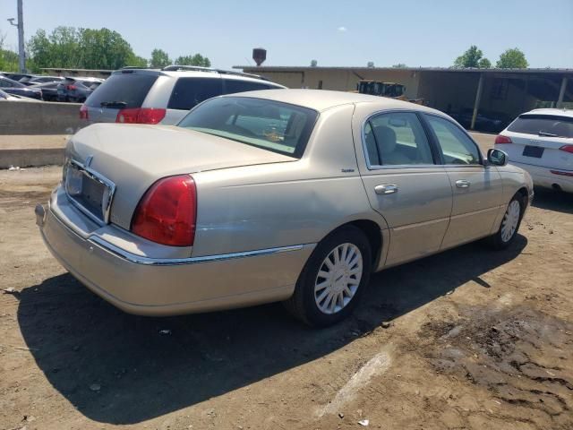 2005 Lincoln Town Car Signature