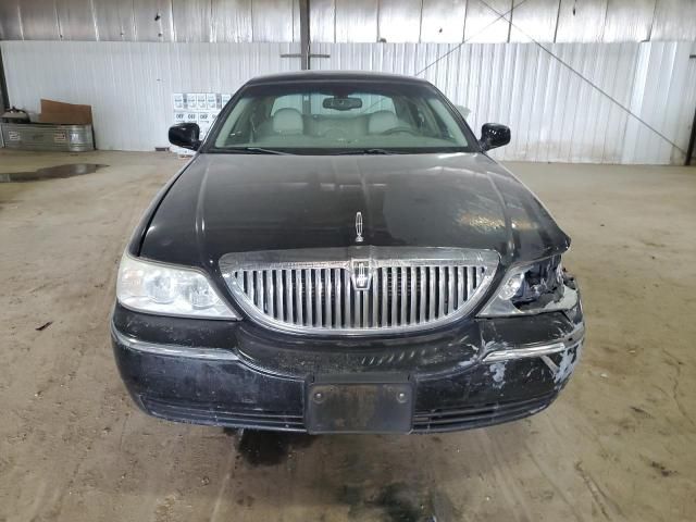 2004 Lincoln Town Car Executive