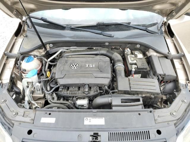 2015 Volkswagen Passat SE