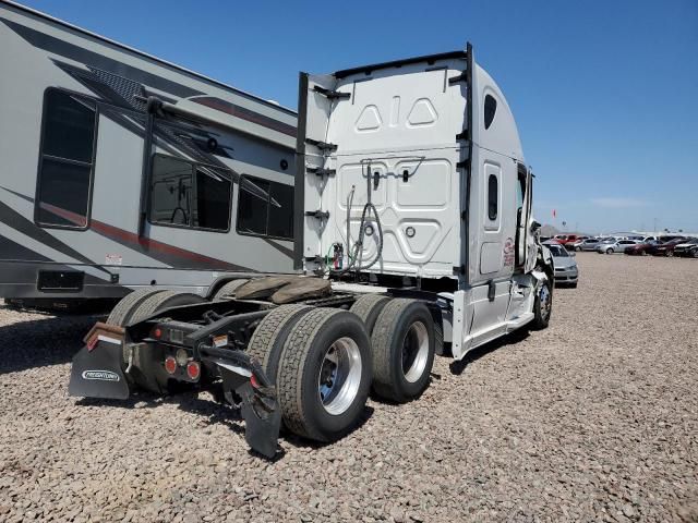 2018 Freightliner Cascadia 126