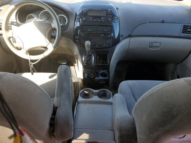 2005 Toyota Sienna CE