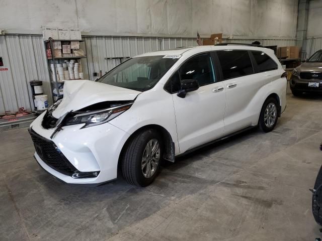 2022 Toyota Sienna XSE