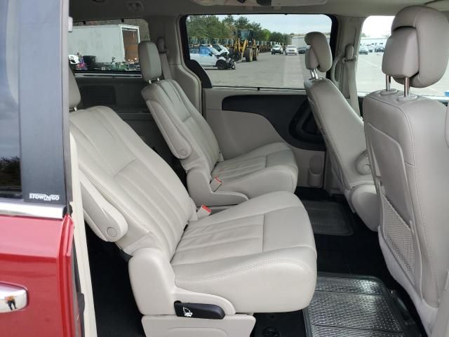 2013 Chrysler Town & Country Touring L