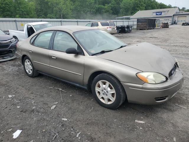 2005 Ford Taurus SE