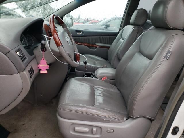 2005 Toyota Sienna XLE