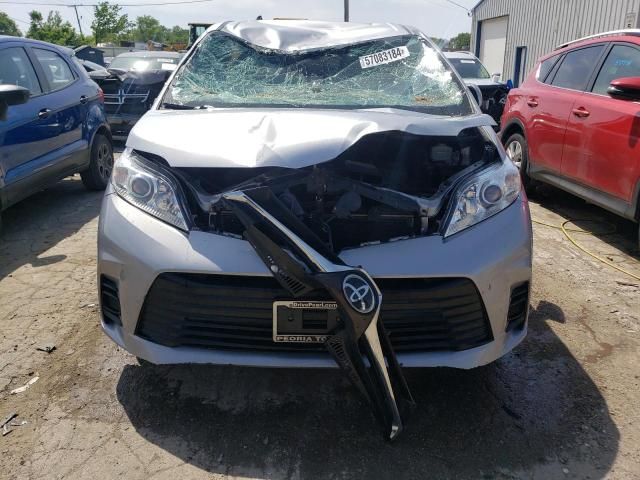 2018 Toyota Sienna LE