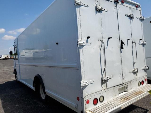 1999 Freightliner Chassis M Line WALK-IN Van