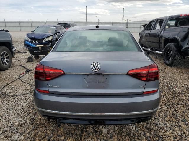 2017 Volkswagen Passat R-Line