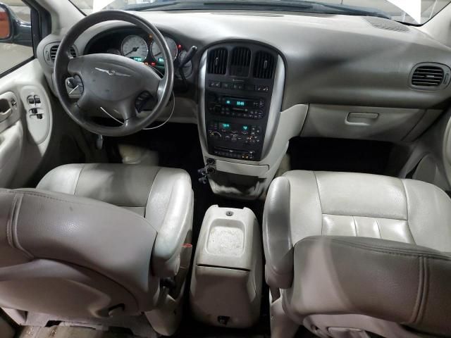 2005 Chrysler Town & Country Touring