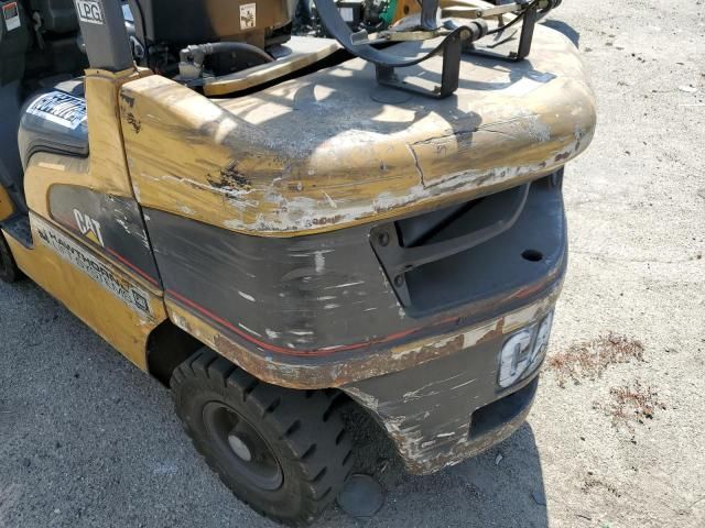 2006 Caterpillar Forklift