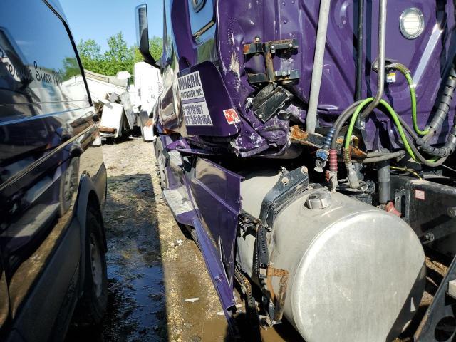 2020 Freigliner Cascadia 126