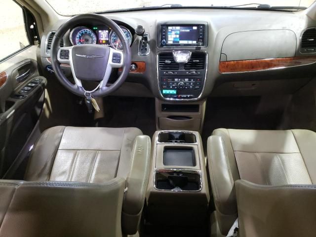 2015 Chrysler Town & Country Touring L