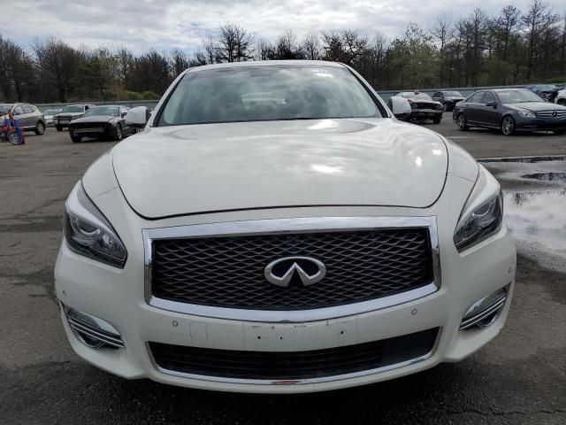 2016 Infiniti Q70 3.7