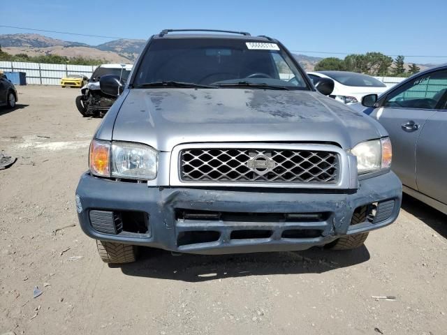 2000 Nissan Pathfinder LE