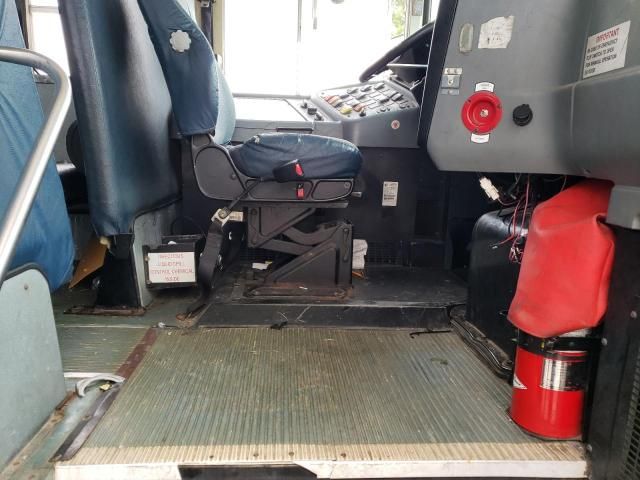2009 Ic Corporation 3000 CE