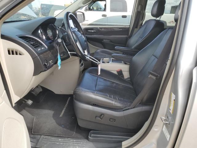 2011 Chrysler Town & Country Touring L