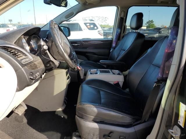 2011 Chrysler Town & Country Touring L