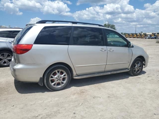 2004 Toyota Sienna XLE