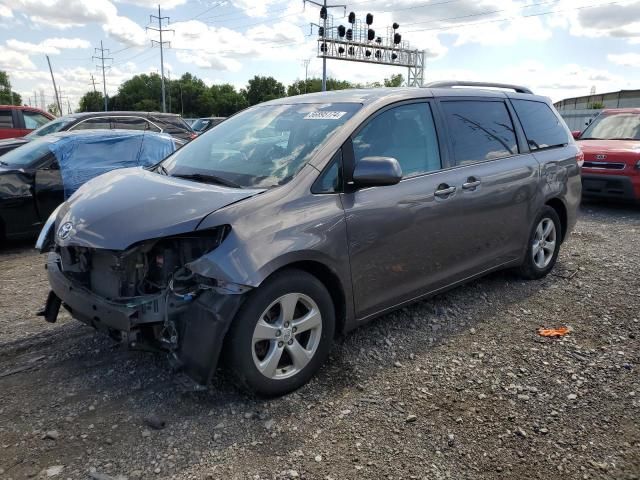 2011 Toyota Sienna LE