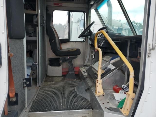 2007 Freightliner Chassis M Line WALK-IN Van