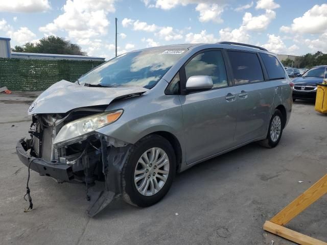 2013 Toyota Sienna XLE