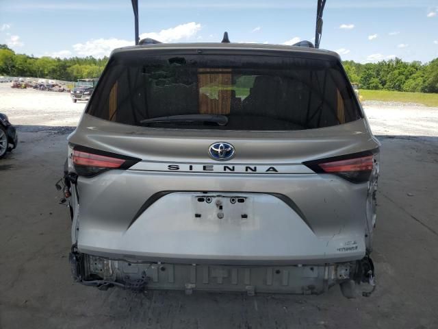 2021 Toyota Sienna XLE