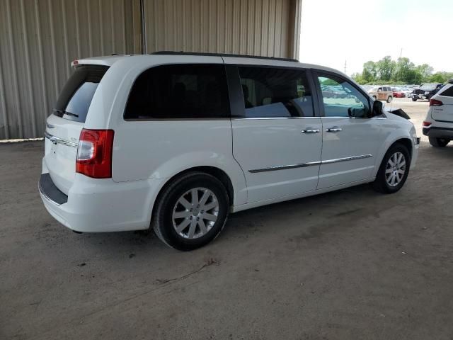 2012 Chrysler Town & Country Touring L