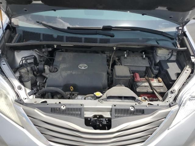 2013 Toyota Sienna XLE