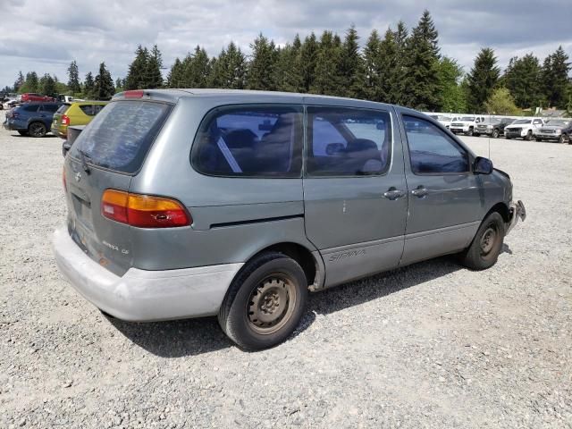 1999 Toyota Sienna CE