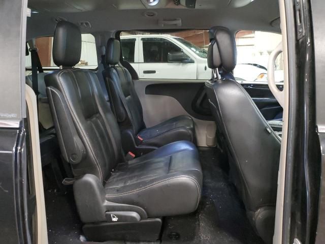 2012 Chrysler Town & Country Touring