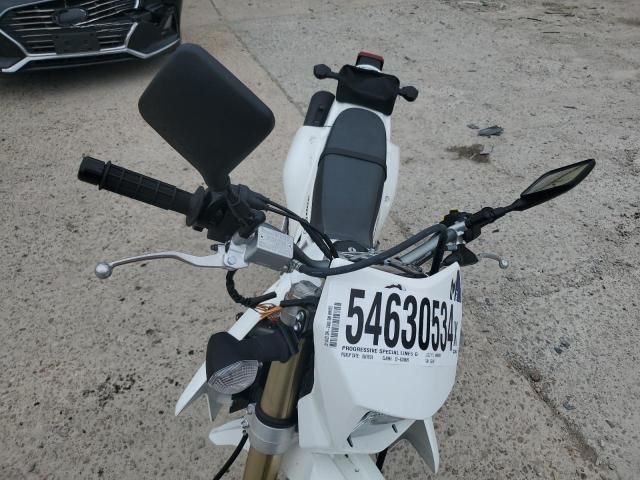 2022 Suzuki DR-Z400 SM