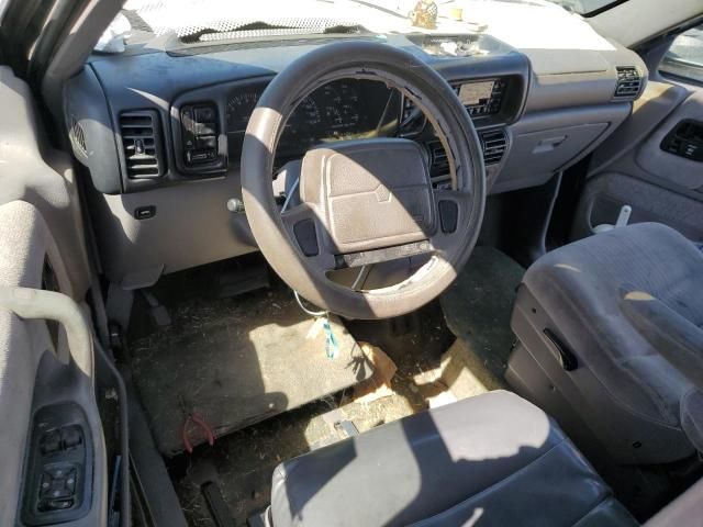 1995 Plymouth Grand Voyager LE