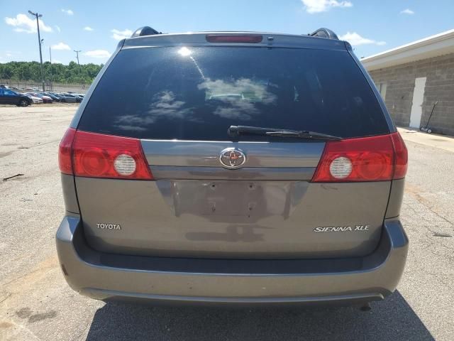 2005 Toyota Sienna XLE