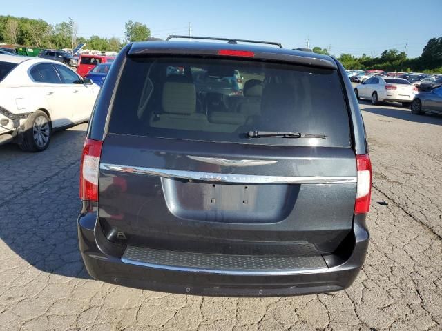 2014 Chrysler Town & Country Touring L