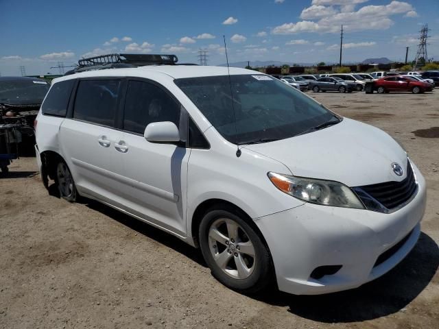 2014 Toyota Sienna LE