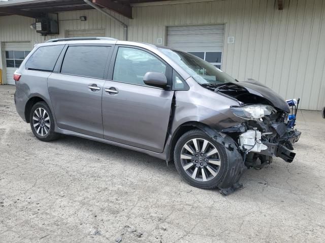 2020 Toyota Sienna XLE