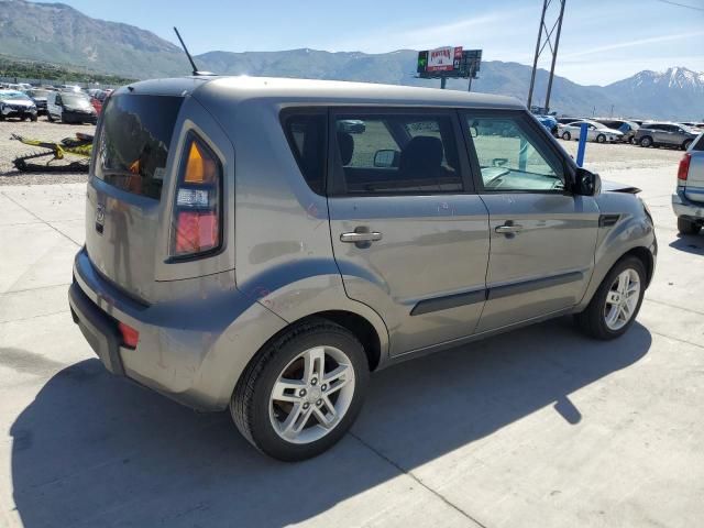 2011 KIA Soul +