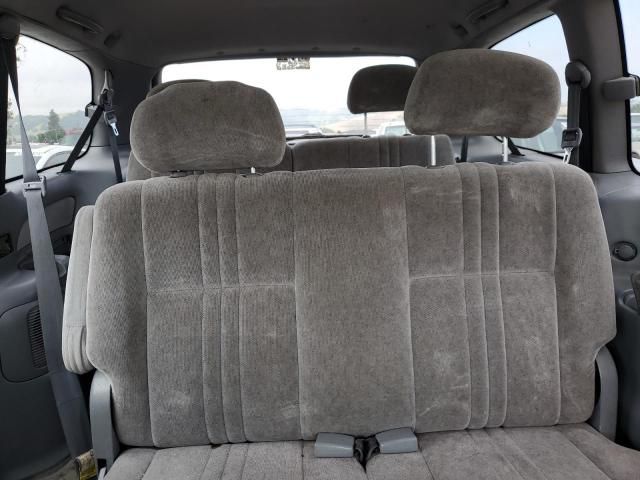 1999 Toyota Sienna CE