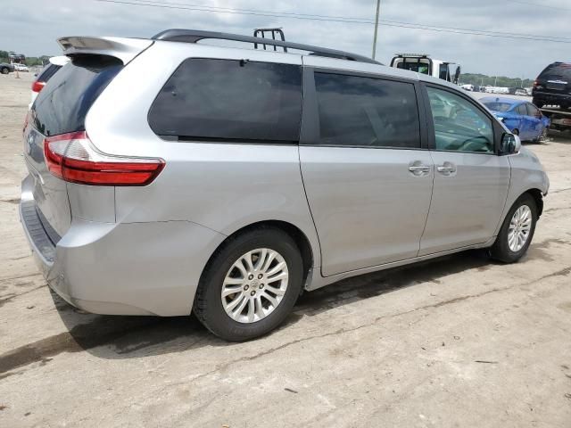 2016 Toyota Sienna XLE