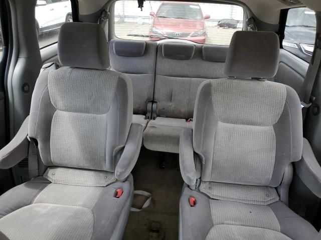 2009 Toyota Sienna CE