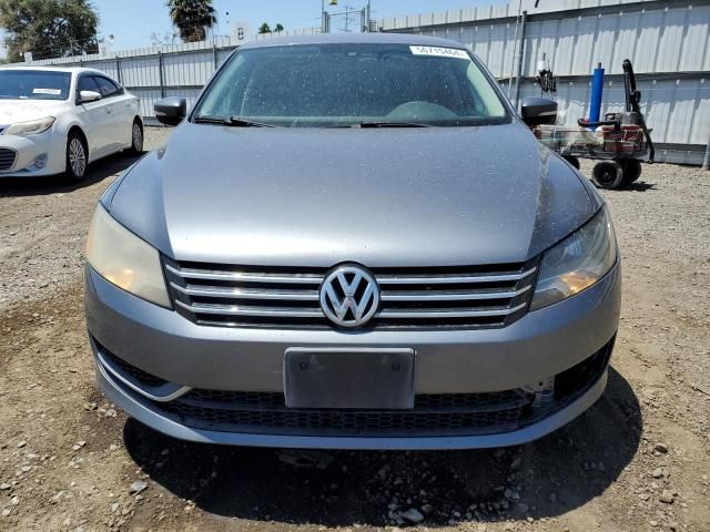 2013 Volkswagen Passat SE