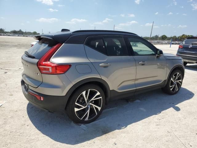 2022 Volvo XC40 T5 R-Design