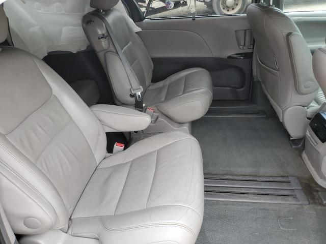 2016 Toyota Sienna XLE