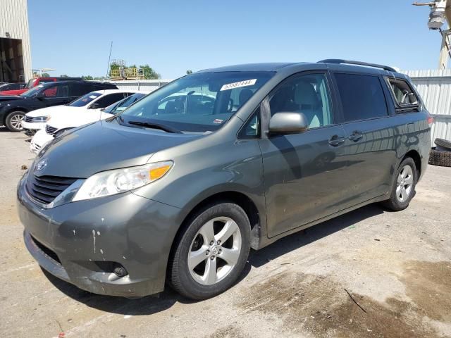 2011 Toyota Sienna LE